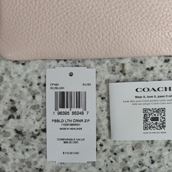 Coach Corner Zip Wristlet in Pink - Picture 4 of 5
